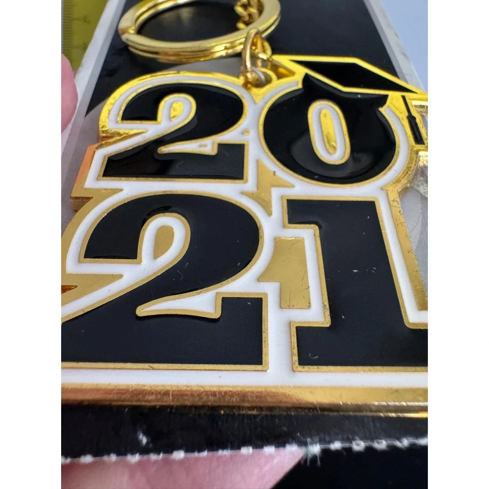 Hallmark Class of 2021 Graduation Keychain Gold‎ Tone Enamel Key Ring MJG6047